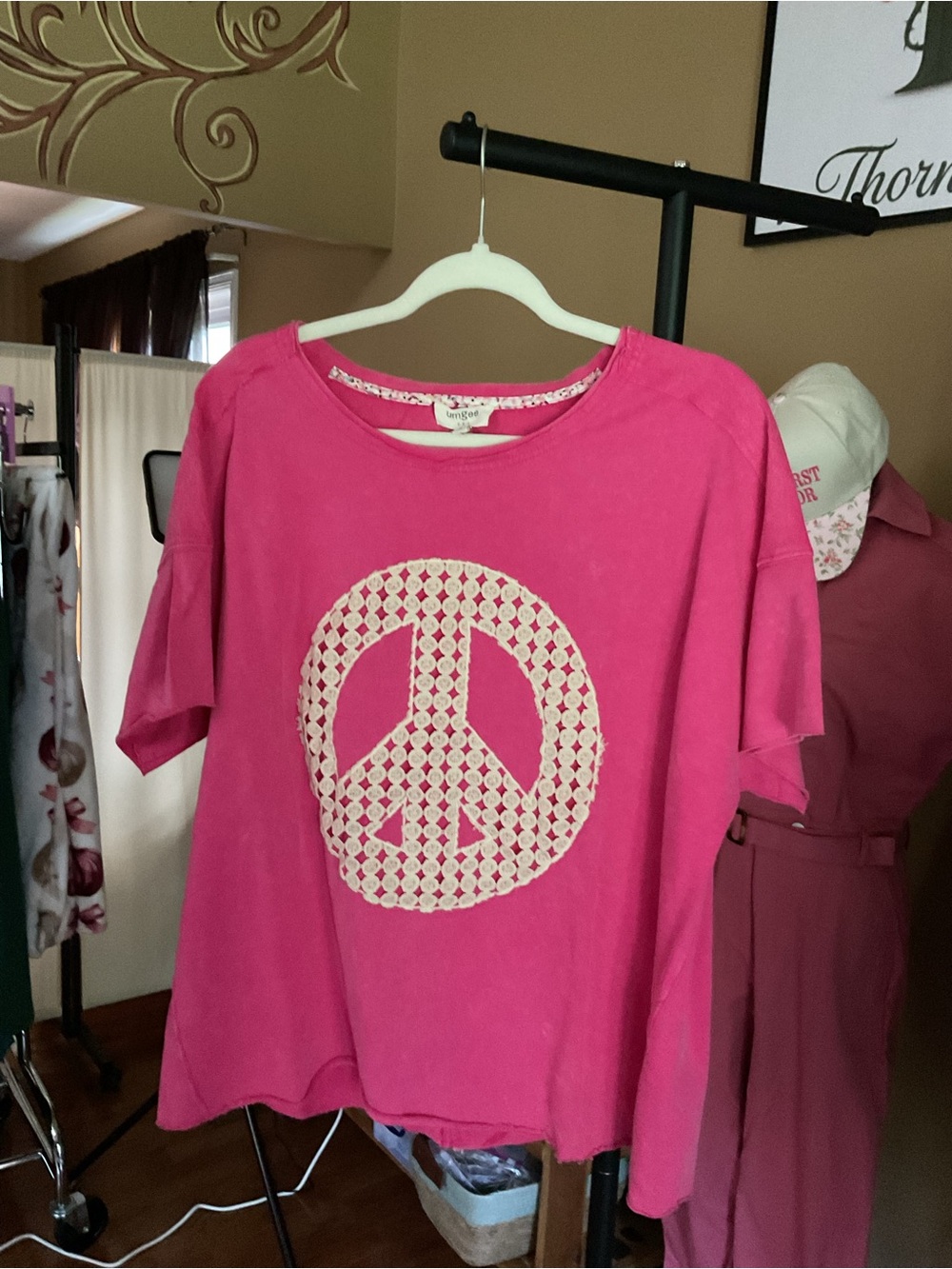 Umgee Hot Pink Short Sleeve Tee with Cream Peace Sign